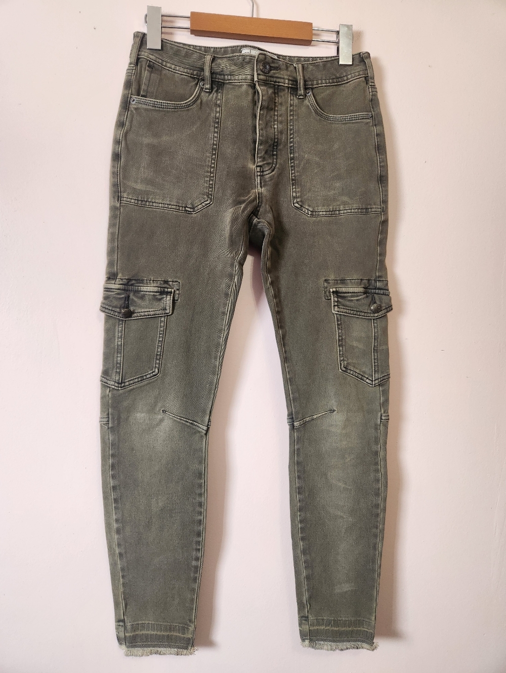 Free People Moss Utility Cargo Skinny Jeans Olive Green Moto Pants 27 Like New